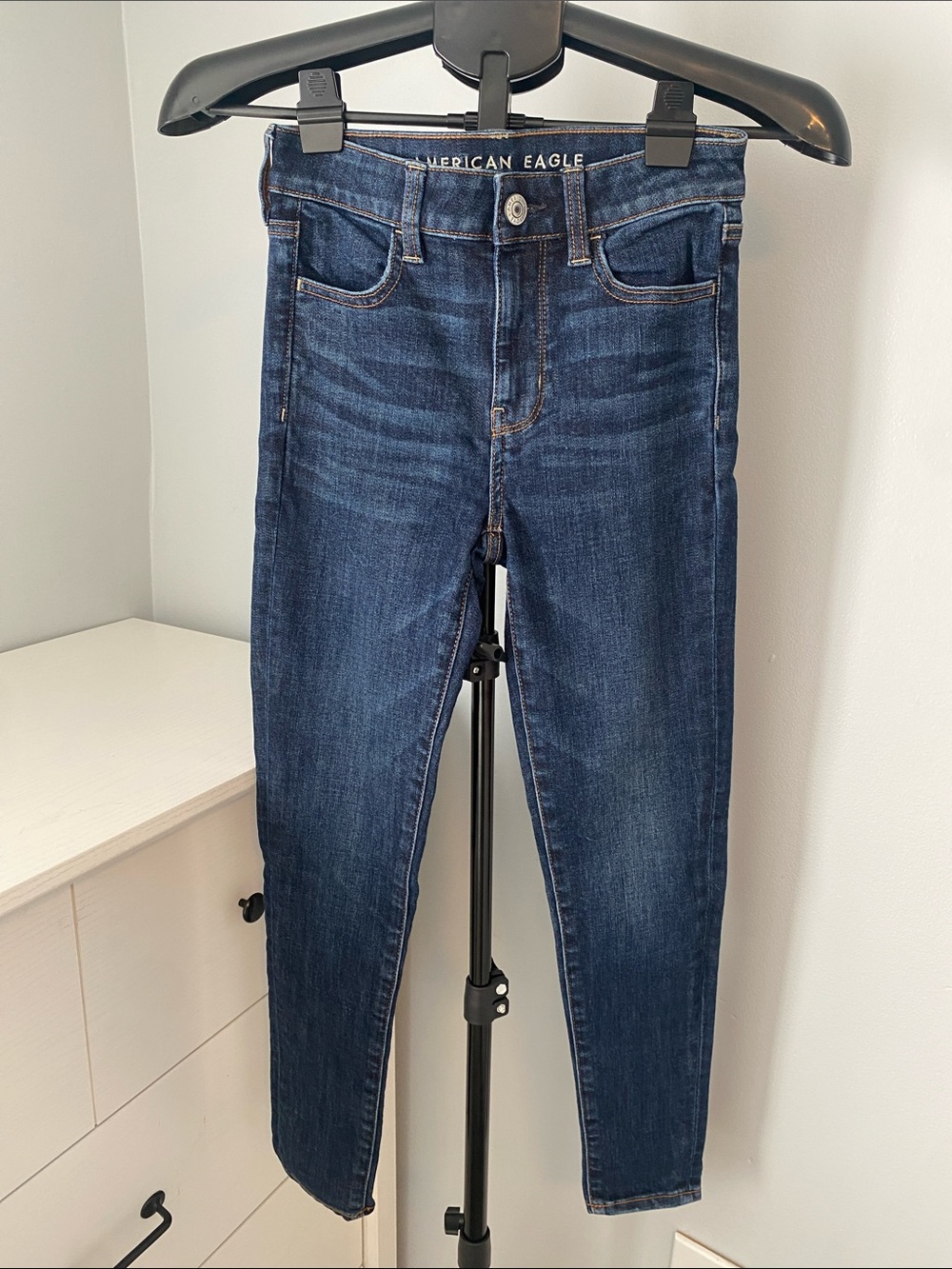 American Eagle Outfitters women’s Slim Jeans in Dark Blue Wash size 4 short